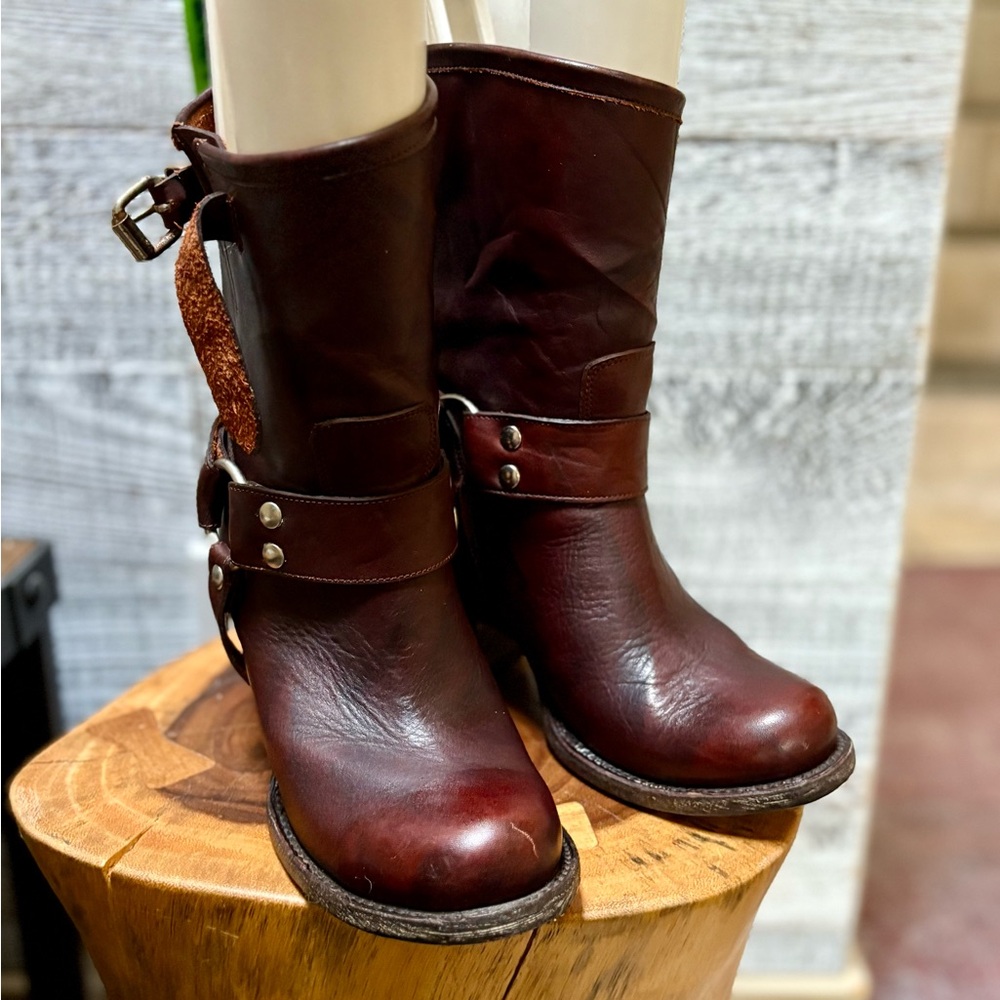 🏷 Rancho | Slouchy Heeled Leather Boots - 6, Brown/Red